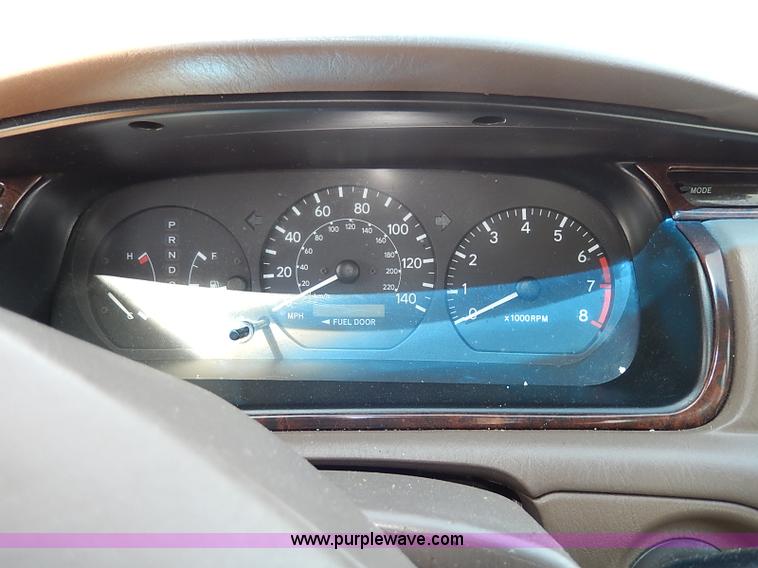 image for item H2627 2000 Toyota Camry LE