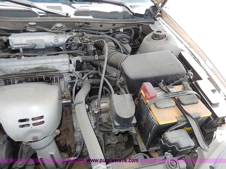 image for item H2627 2000 Toyota Camry LE