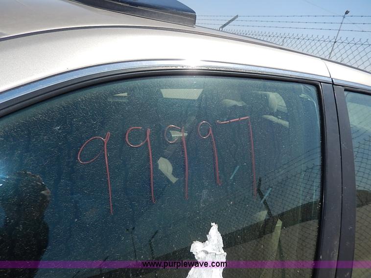 image for item H2627 2000 Toyota Camry LE