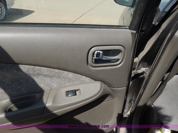image for item H2628 2002 Nissan Sentra GXE