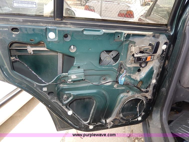 image for item H6018 1993 Jeep Grand Cherokee Laredo