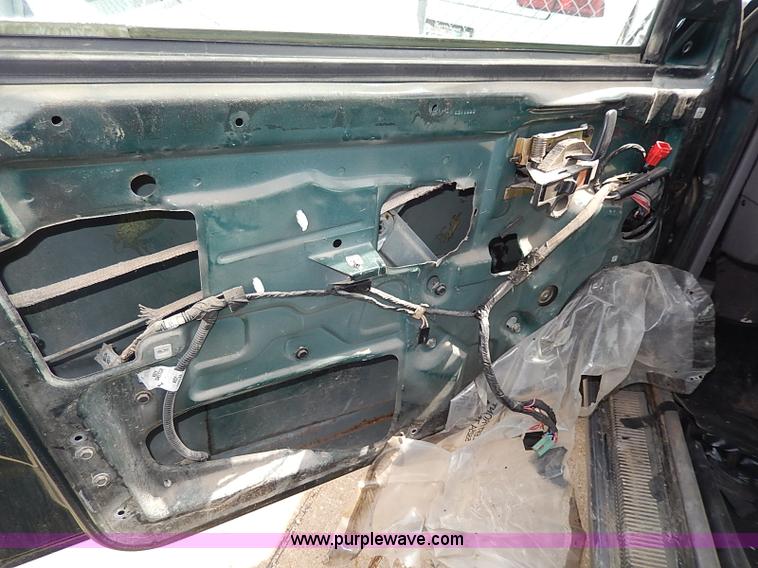 image for item H6018 1993 Jeep Grand Cherokee Laredo