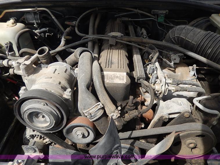 image for item H6018 1993 Jeep Grand Cherokee Laredo