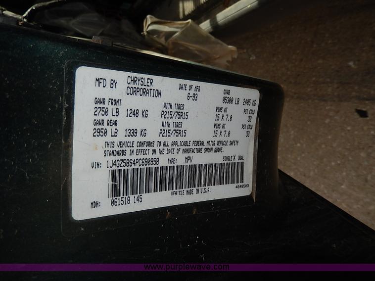 image for item H6018 1993 Jeep Grand Cherokee Laredo