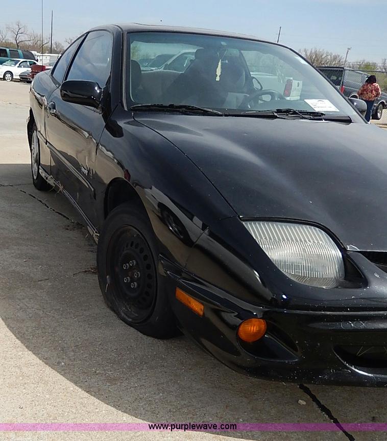 image for item H6020 2000 Pontiac Sunfire SE