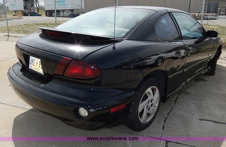 image for item H6020 2000 Pontiac Sunfire SE