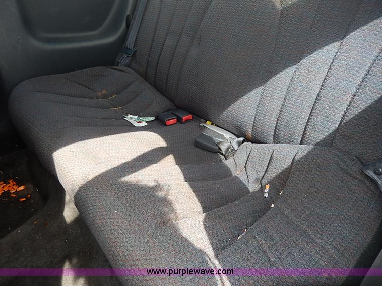 image for item H6020 2000 Pontiac Sunfire SE