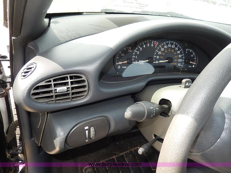 image for item H6020 2000 Pontiac Sunfire SE