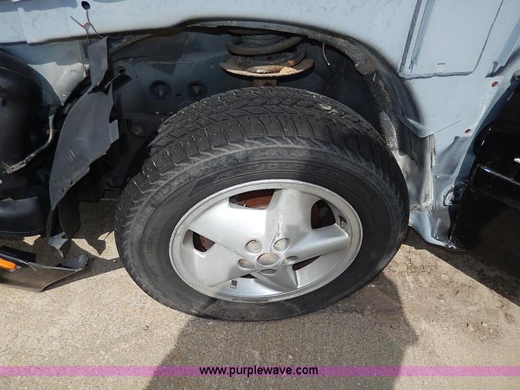 image for item H6020 2000 Pontiac Sunfire SE