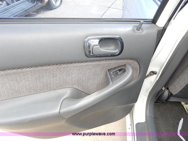 image for item H6021 1998 Honda Civic LX