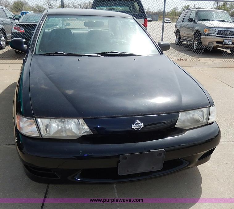 image for item H6024 1998 Nissan Sentra GXE