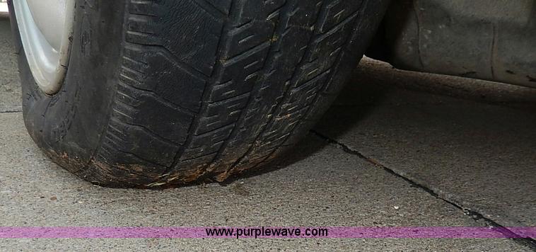 image for item H6024 1998 Nissan Sentra GXE