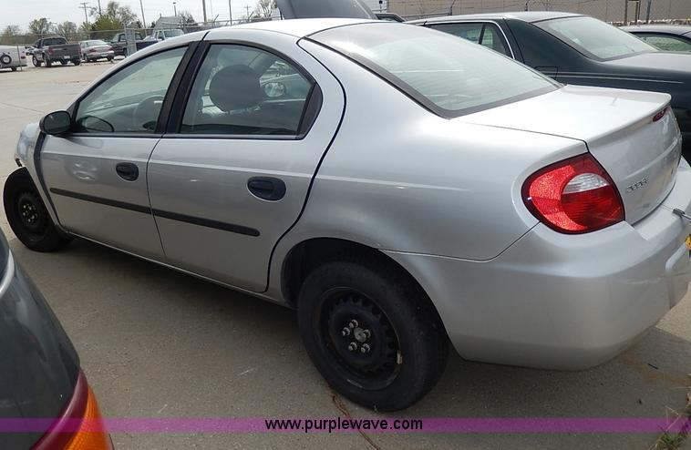 image for item H6040 2005 Dodge Neon SE