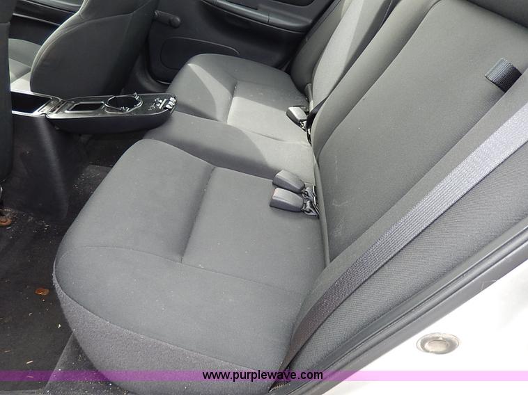 image for item H6040 2005 Dodge Neon SE