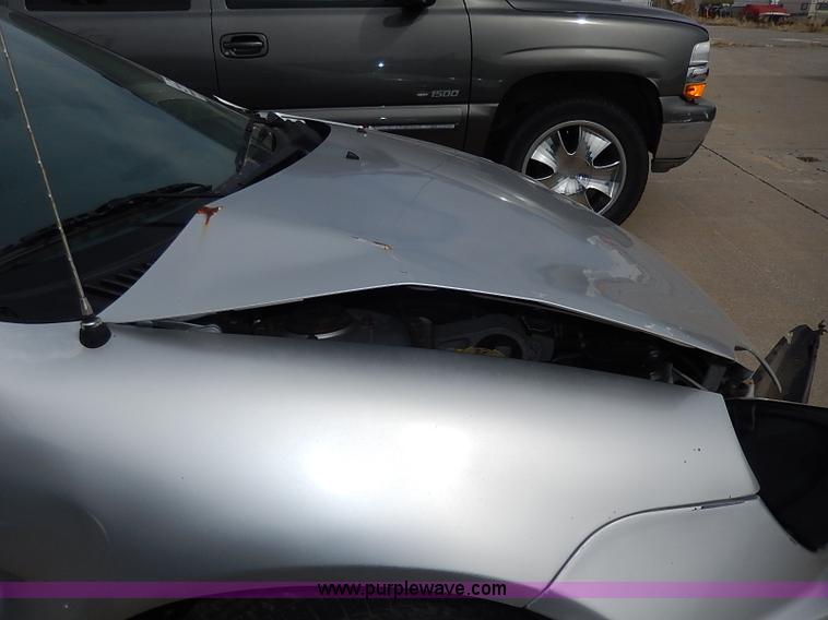 image for item H6040 2005 Dodge Neon SE