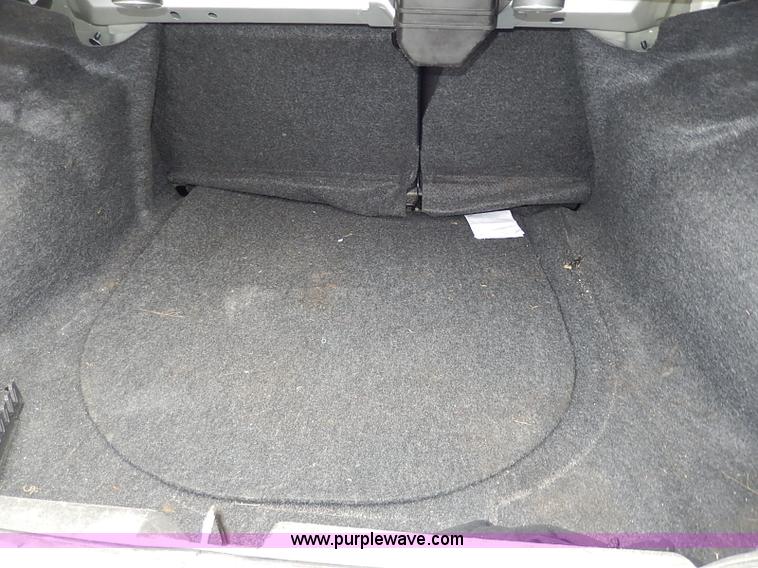 image for item H6040 2005 Dodge Neon SE