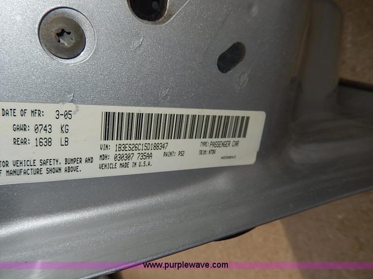 image for item H6040 2005 Dodge Neon SE
