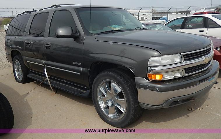image for item H6042 2000 Chevrolet Suburban 1500
