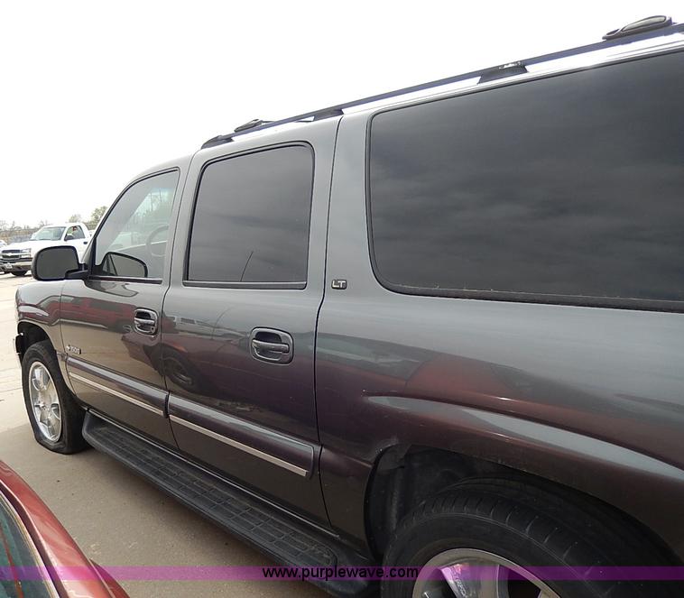 image for item H6042 2000 Chevrolet Suburban 1500