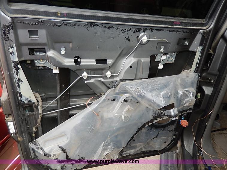 image for item H6042 2000 Chevrolet Suburban 1500