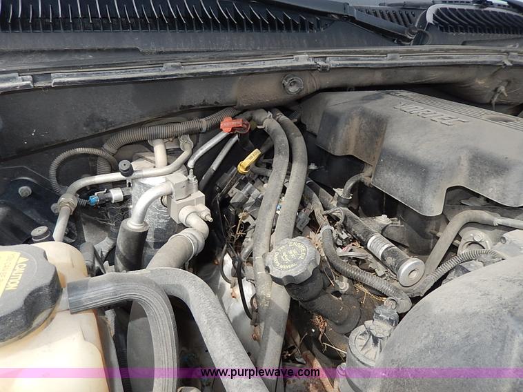 image for item H6042 2000 Chevrolet Suburban 1500