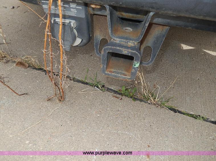 image for item H6042 2000 Chevrolet Suburban 1500