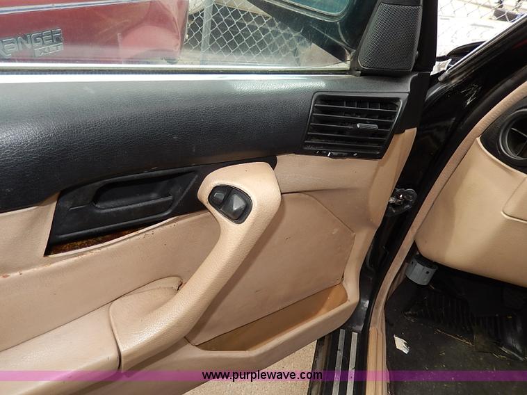 image for item H6044 1990 BMW 525i