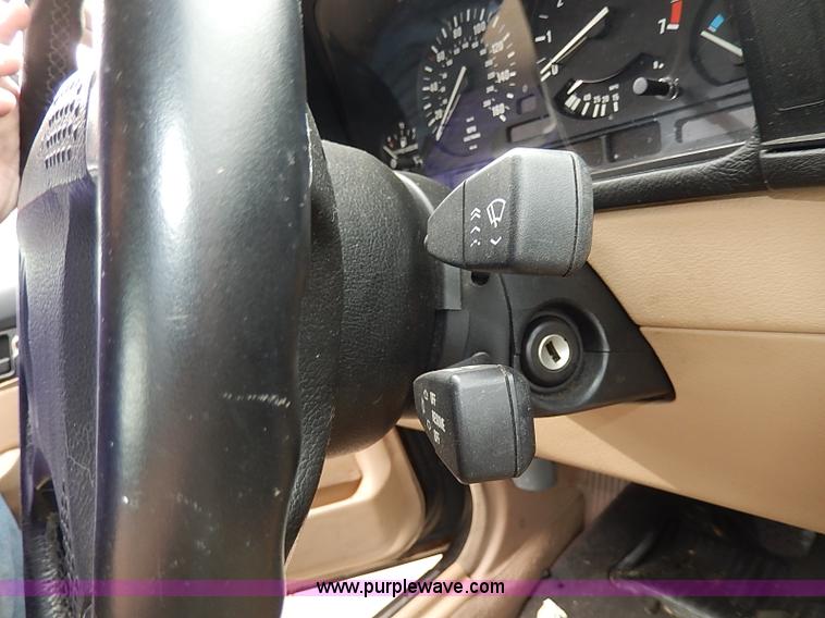 image for item H6044 1990 BMW 525i