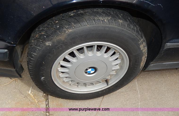 image for item H6044 1990 BMW 525i