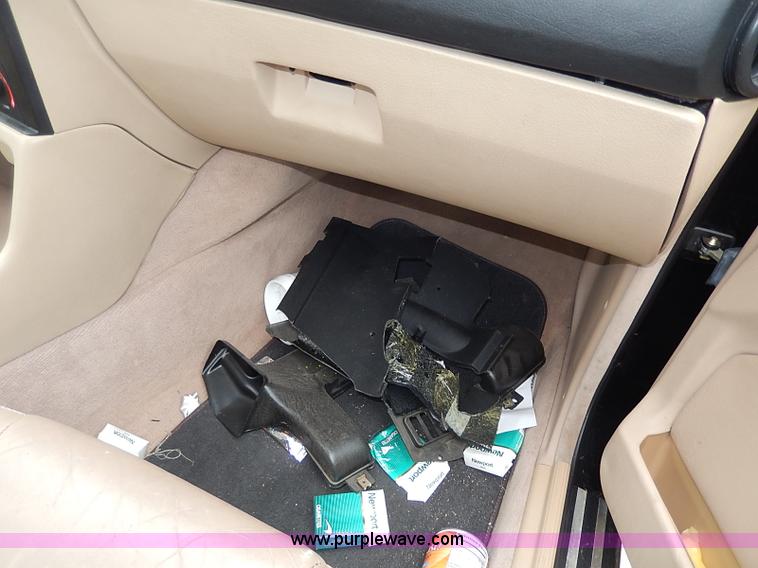 image for item H6044 1990 BMW 525i