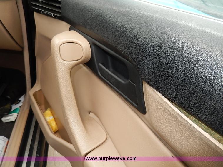 image for item H6044 1990 BMW 525i