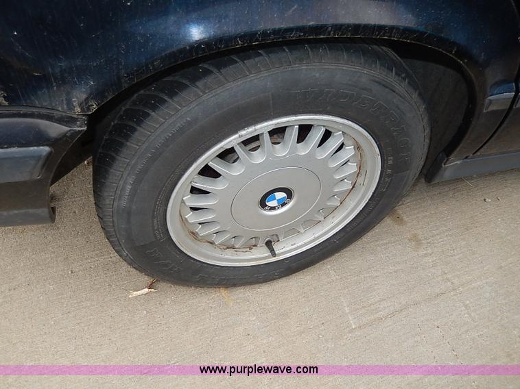 image for item H6044 1990 BMW 525i