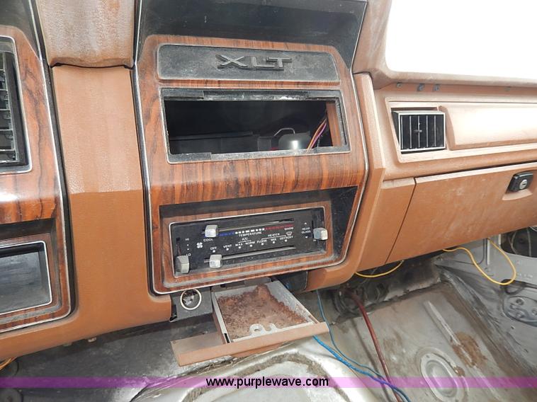 image for item H6054 1982 Ford Bronco