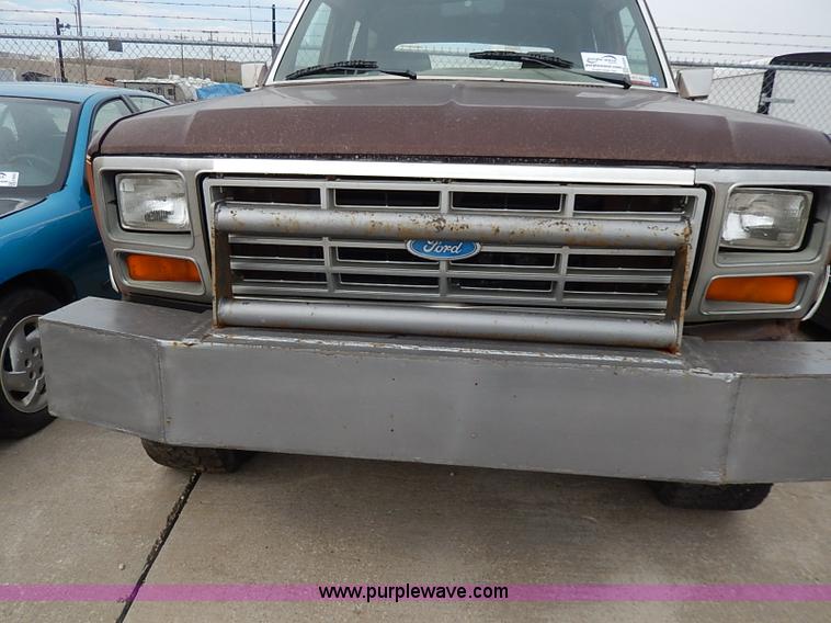 image for item H6054 1982 Ford Bronco
