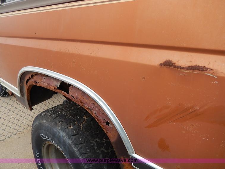 image for item H6054 1982 Ford Bronco