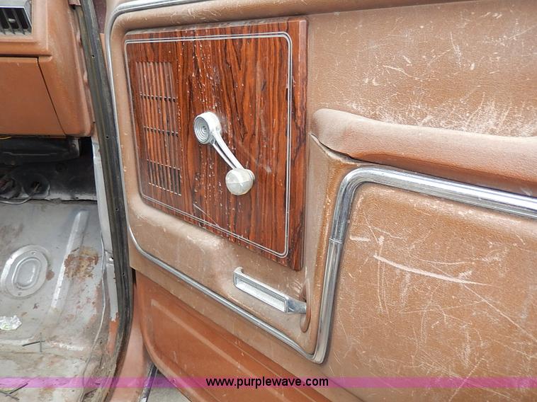 image for item H6054 1982 Ford Bronco