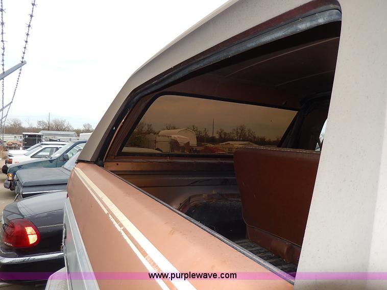 image for item H6054 1982 Ford Bronco