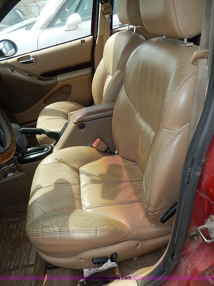 image for item H6063 2000 Chrysler Cirrus LXi