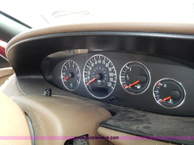 image for item H6063 2000 Chrysler Cirrus LXi