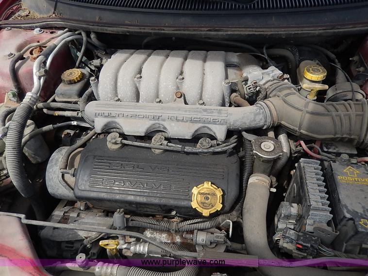 image for item H6063 2000 Chrysler Cirrus LXi