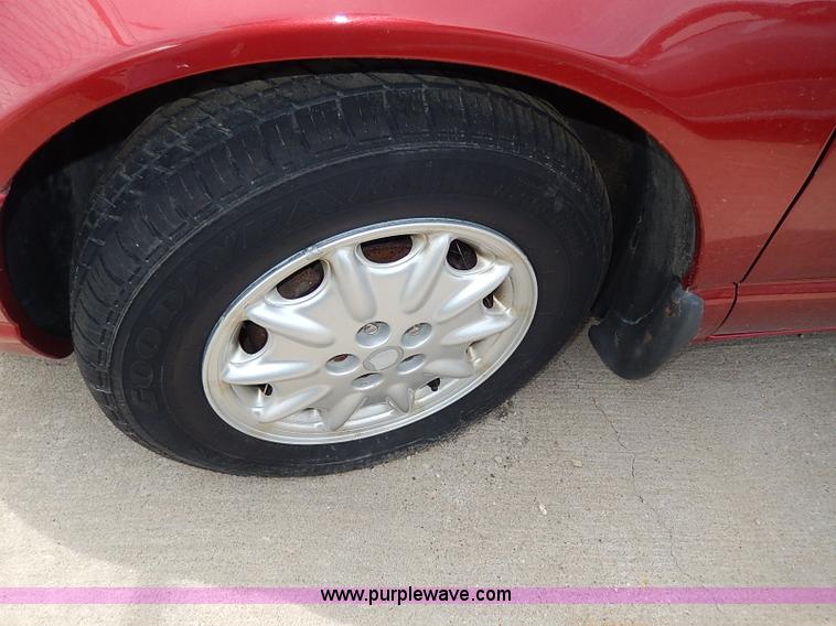 image for item H6063 2000 Chrysler Cirrus LXi