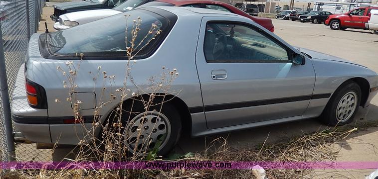 image for item H6065 1987 Mazda RX-7 coupe