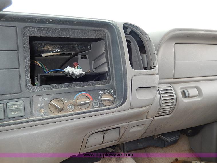 image for item H6069 1997 GMC Yukon