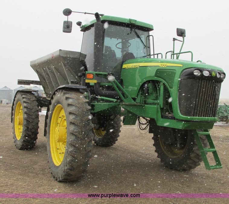 image for item A8658 2005 John Deere 4920 spreader