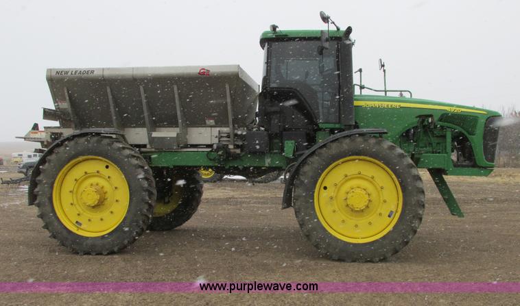 image for item A8658 2005 John Deere 4920 spreader