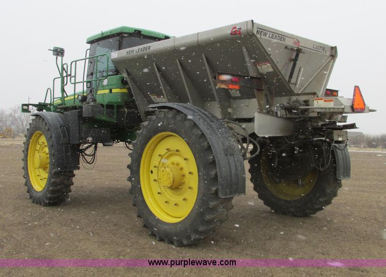 image for item A8658 2005 John Deere 4920 spreader