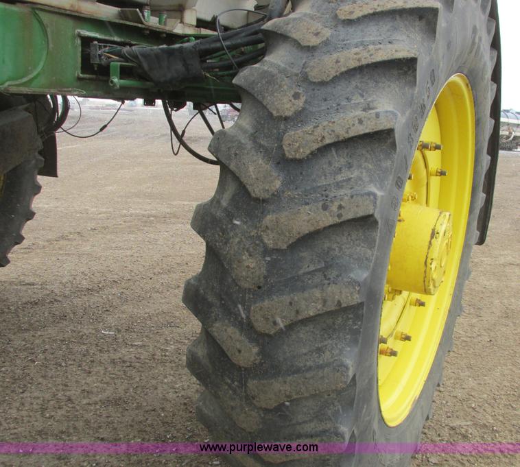 image for item A8658 2005 John Deere 4920 spreader