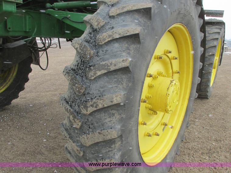 image for item A8658 2005 John Deere 4920 spreader