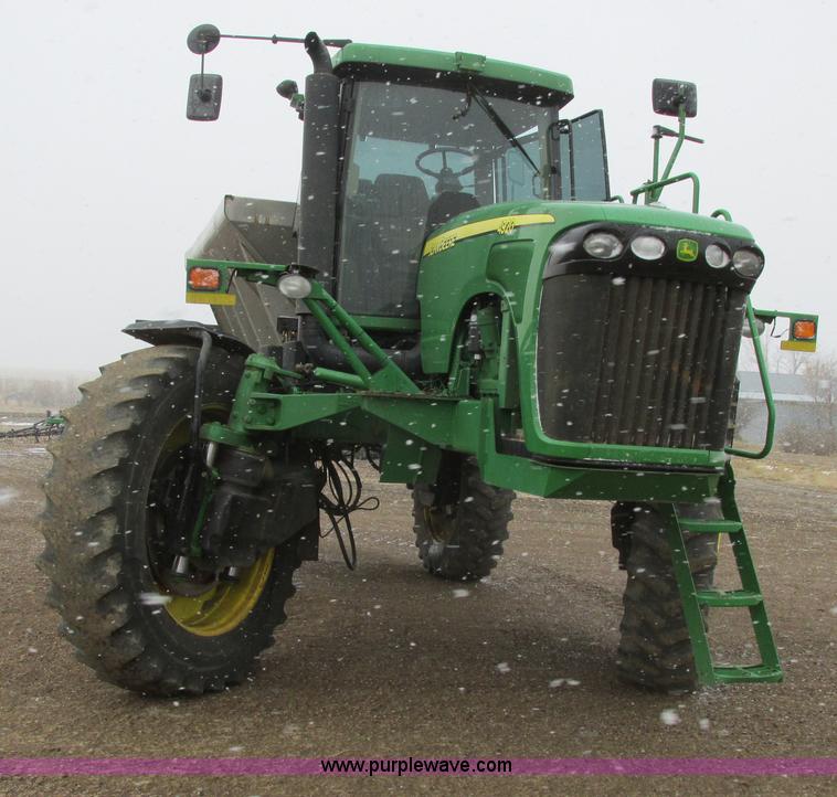 image for item A8658 2005 John Deere 4920 spreader