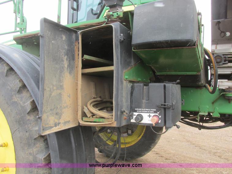 image for item A8658 2005 John Deere 4920 spreader